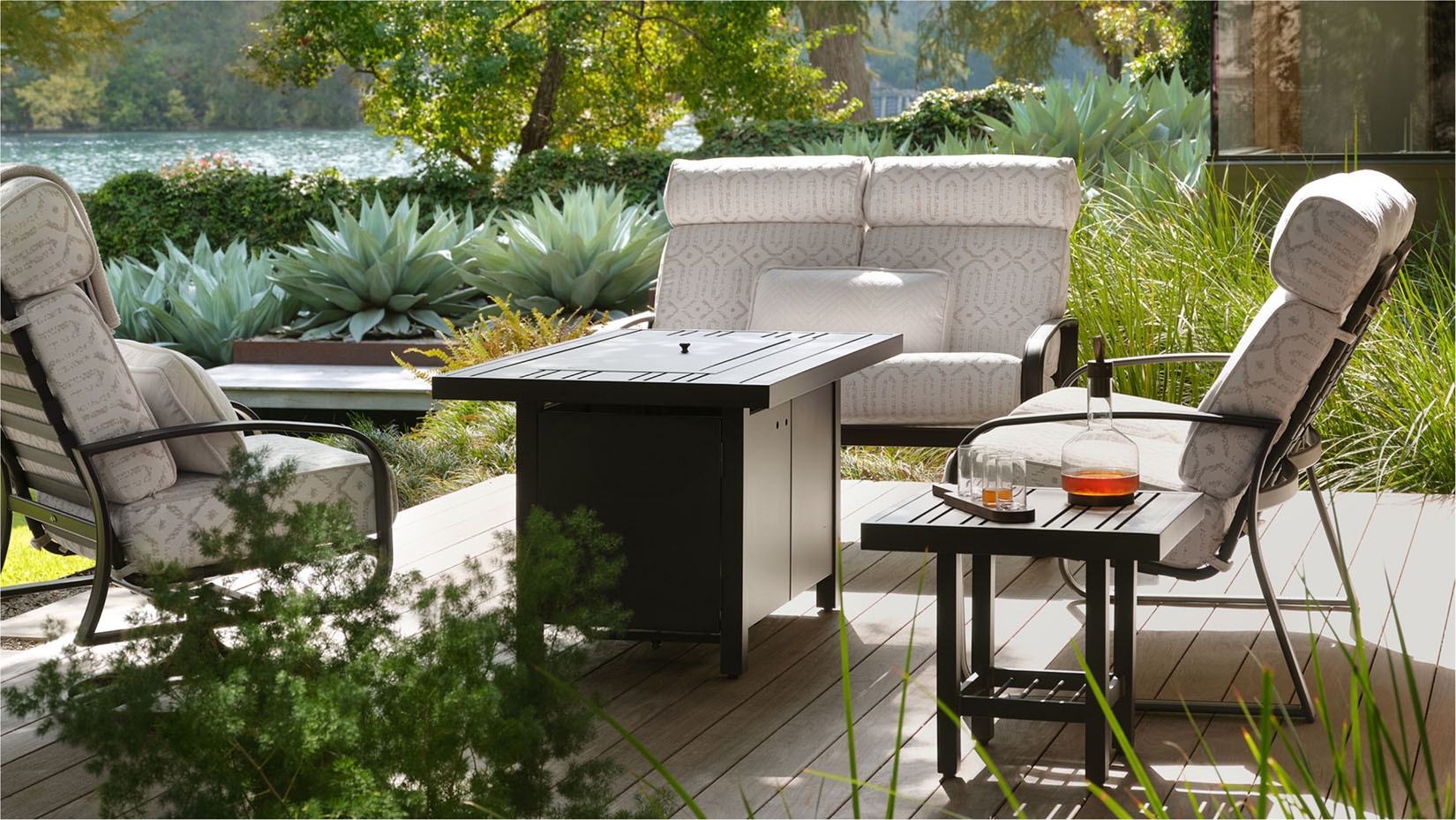 Thatch/Tri-slat/Casa